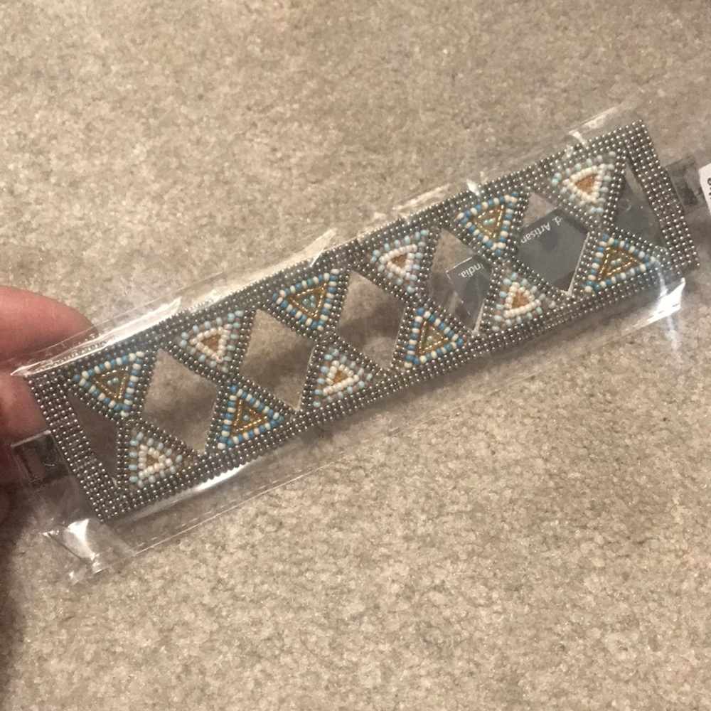 3/$20 🌟 NWT beaded faux leather bracelet
